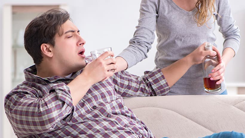 Как экстренно помочь алкоголику: алгоритм неотложных действий